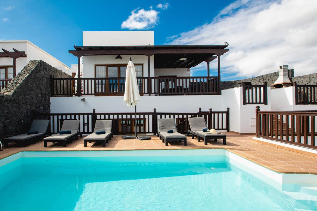 Villa Vista Reina - Luxury 6 Bedroom - Heated Pool- Views - Pool Table - Vista Lobos - Playa Blanca Exteriör bild